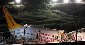 Read more about the article 737 Slides Off Runway In Istanbul