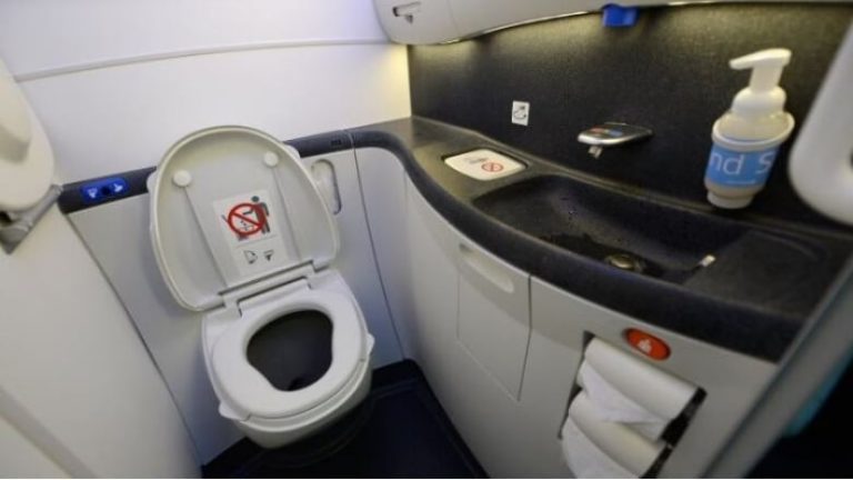 No running water on Air Canada flight from China during worsening coronavirus outbreak